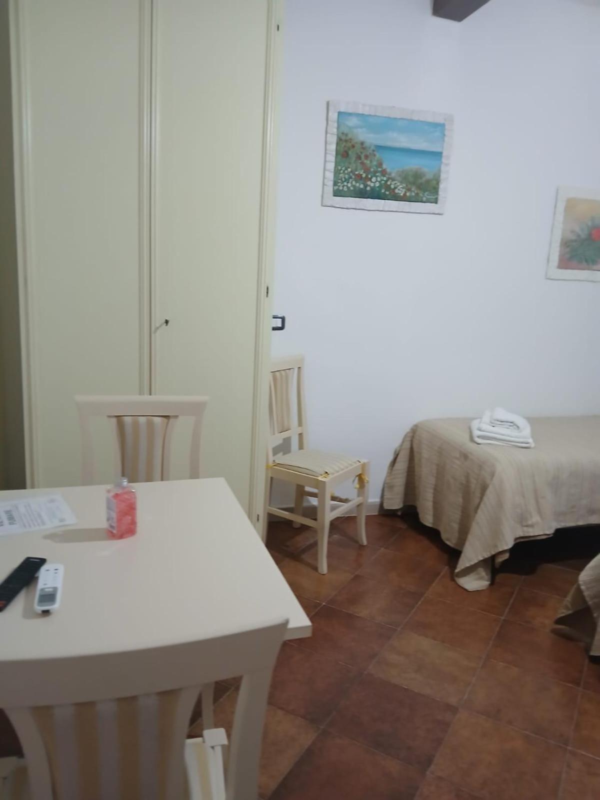 אלביניה Hotel Dory מראה חיצוני תמונה
